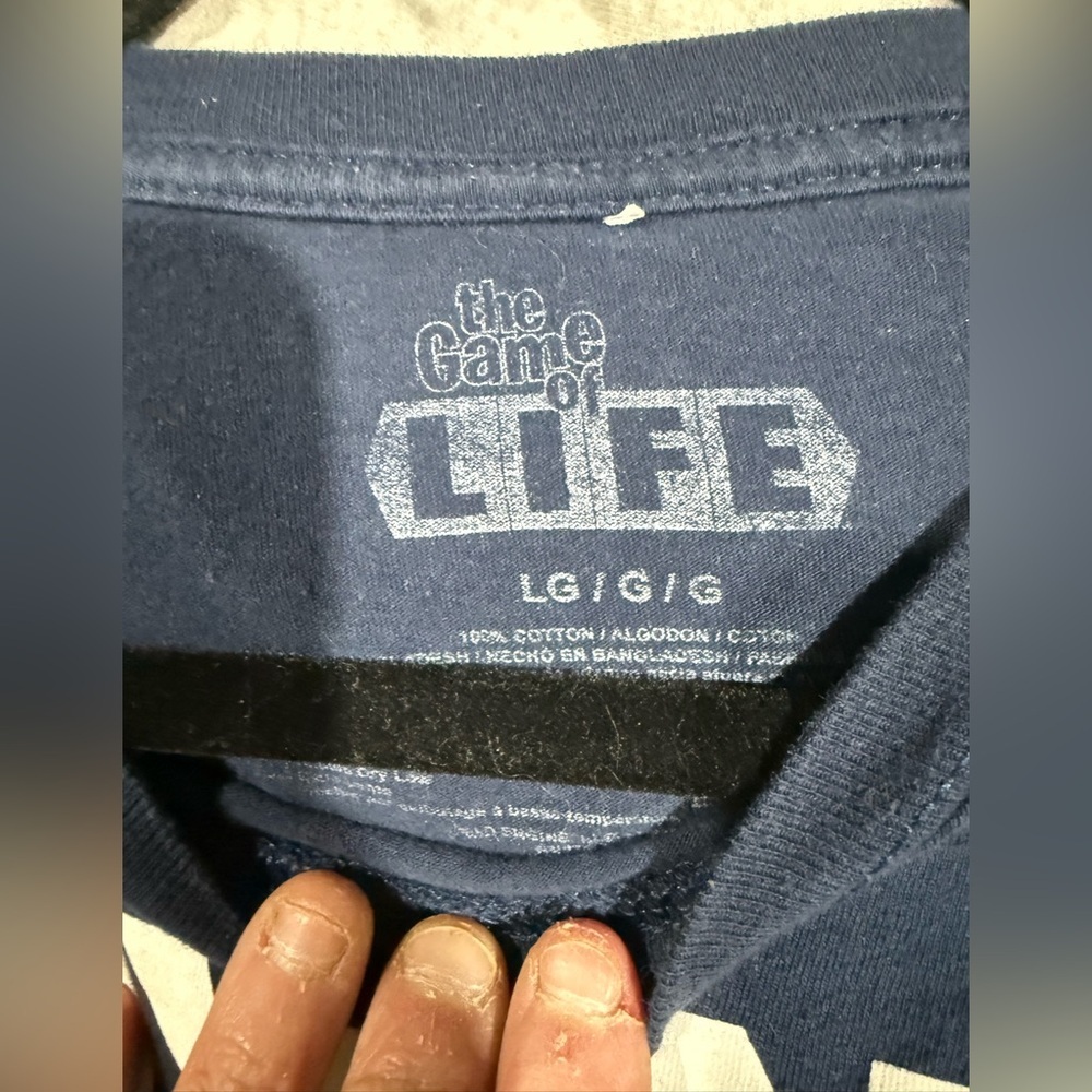 Vibrant Navy Tee with Bold Graphic - Picture 7 of 7